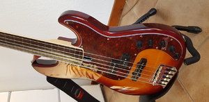 5 Saiter-E-Bass Marcus Miller P7 Alder fretless