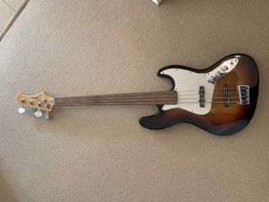 Johnson Fretless Jazz Bass