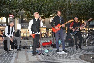 busking.jpg busking.jpg