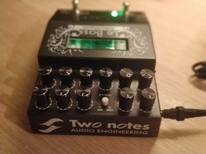 Two Notes / Le Bass