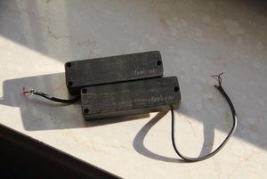 Häusel Bassbar 5er Pickup Satz im Ebenholz Gehäuse