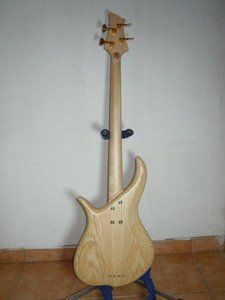 F Bass 010.jpg