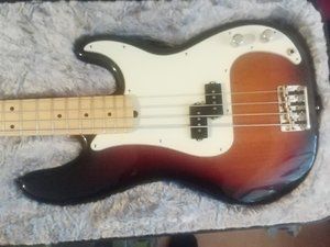 Fender American Professional Precision Bass 3-Tone Sunburst