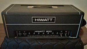 HIWATT Custom 200 DR201, Vollröhren-Topteil Bass Amp, Amptown Flightcase und Softcase