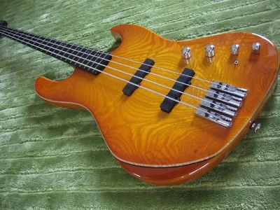 *** Verkauft ***Status Vintage Jazz mit Cabonhals und LED's wie neut