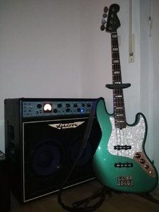 Fender Adam Clayton Jazz Bass, wohnzimmergepflegt