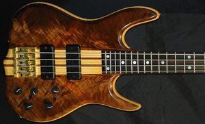 Suche einen Ken Smith Bass  4 String