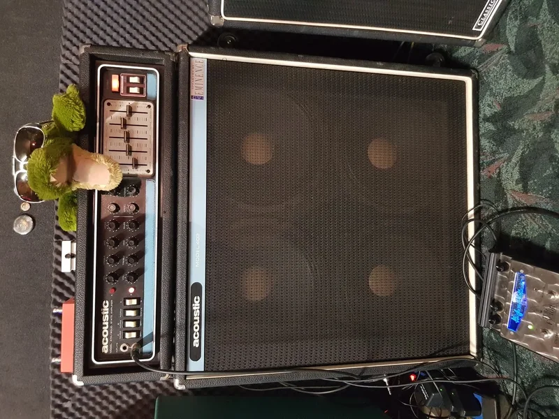 Acoustic Model 370 gesucht