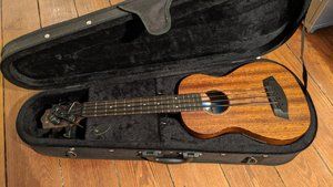 Kala U-Bass SMHG-FS Solid Mahogany mit Case, Gurt und extra Satz Saiten