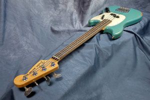Fender_Mustang_JMJ_komplett_Kopf.jpg Fender_Mustang_JMJ_komplett_Kopf.jpg