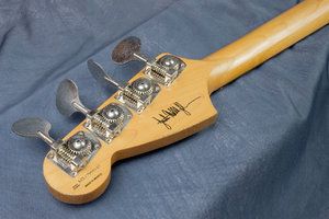 Fender_Mustang_JMJ_Kopf_hinten.jpg Fender_Mustang_JMJ_Kopf_hinten.jpg