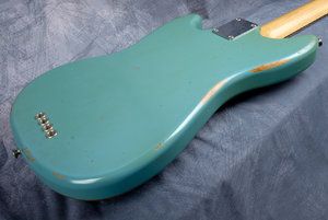 Fender_Mustang_JMJ_Korpus_hinten_oben.jpg Fender_Mustang_JMJ_Korpus_hinten_oben.jpg