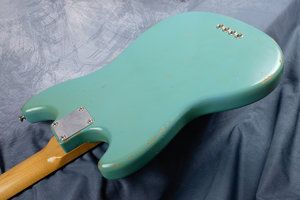 Fender_Mustang_JMJ_Korpus_hinten_unten.jpg Fender_Mustang_JMJ_Korpus_hinten_unten.jpg