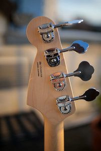 Fender Mustang Bass-7.jpg Fender Mustang Bass-7.jpg