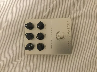 VERKAUFT: Darkglass Super Symmetry