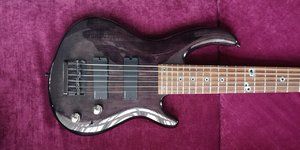 Dean EDGE 6 mit EMGs Bass