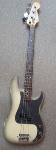 Fender Precision S902716 (1978/79) in Antigua mit nicht originalem PG