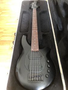 VERKAUFT/SOLD: Music Man Bongo 5 HH Stealth Black (2005)