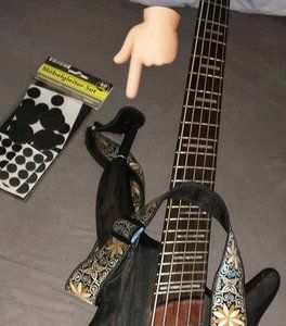 Ibanez fanned fret Bass Bass extender 1.jpg