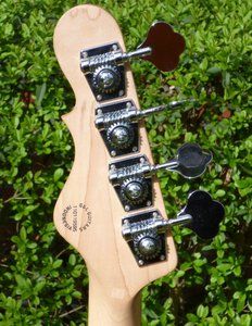 G&amp;L Tribute L-2000 kompr. 09.jpg