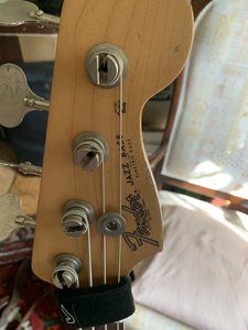 Fender Flea Sig Bass RDWRN SHP