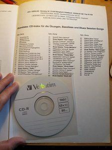 CD_im_Buch_SMALL.jpg