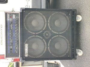 Bassanlage Hughes & Kettner BassBase 600 Yamaha 4x10 Zoll Bassbox