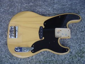 VERKAUFT ! Squier CV 50's Precision Body loaded