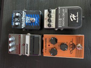 EBS Multidrive, DOD Stereo Phaser FX 20-B, TC Electtronics Choka, Harley Benton Digital Delay
