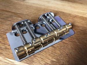 Retrovibe Bridge für 50er Precision Bass string through body