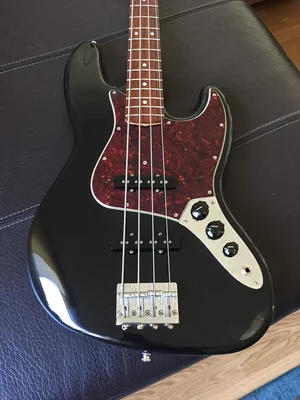 JazzBass.webp JazzBass.webp