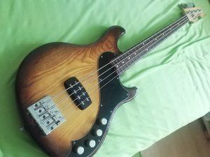 Fender American Deluxe Dimension Bass IV - Reserviert