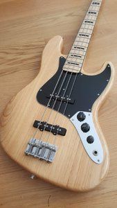SOLD:USA Fender AVRI '75 Jazz Bass