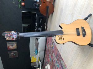 Godin A5 Bass Ultra Fretless Natural