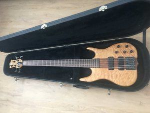 Ken Smith Chuck Rainey 5 Saiter inkl. Hardcase (PREIS AUF VERHANDLUNGSBASIS)