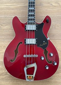 Hagstrom Viking Bass 2.jpeg