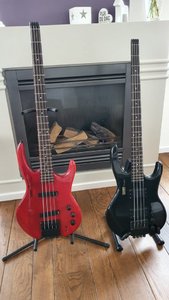 Hohner the Jack Custom e Bass Rot - €450