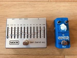 MXR 10-Band EQ Silver Edition und XVive Chorus Vibrato Pedal