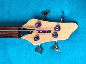 CLOVER XP15 Fretless Bass Pic 5.jpeg