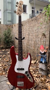 Fender Jazz - Candy Apple Red Japan
