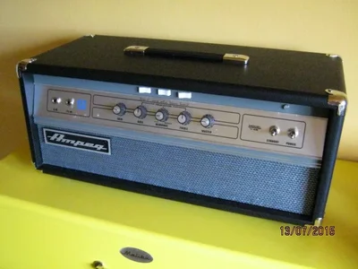 Ampeg V-4B 001.webp Ampeg V-4B 001.webp