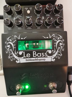 Tube Pre Amp two notes Le Bass - der Röhren Preamp für Bass