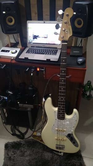 Squier Vintage Jazzbas 1986
