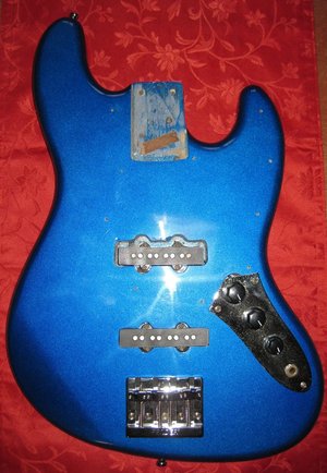 Jazz-Bass Body in Royal Blue.JPG