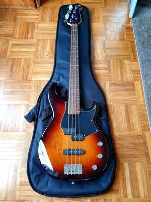 Yamaha BB 434 TBS, Schaller Mechaniken, Fender Deluxe Gigbag