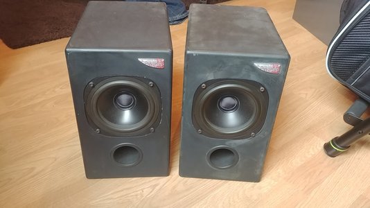 Waldorf Emes White TV passive Nahfeldmonitore
