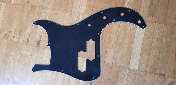 Fender Precision Pickguard 3 Loch