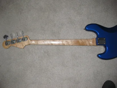 Playtech Hals dünner.webp