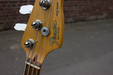 Fender_04.jpg