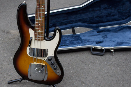 Fender_05.jpg